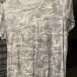 Gap “Favorite” tee grey camo XL